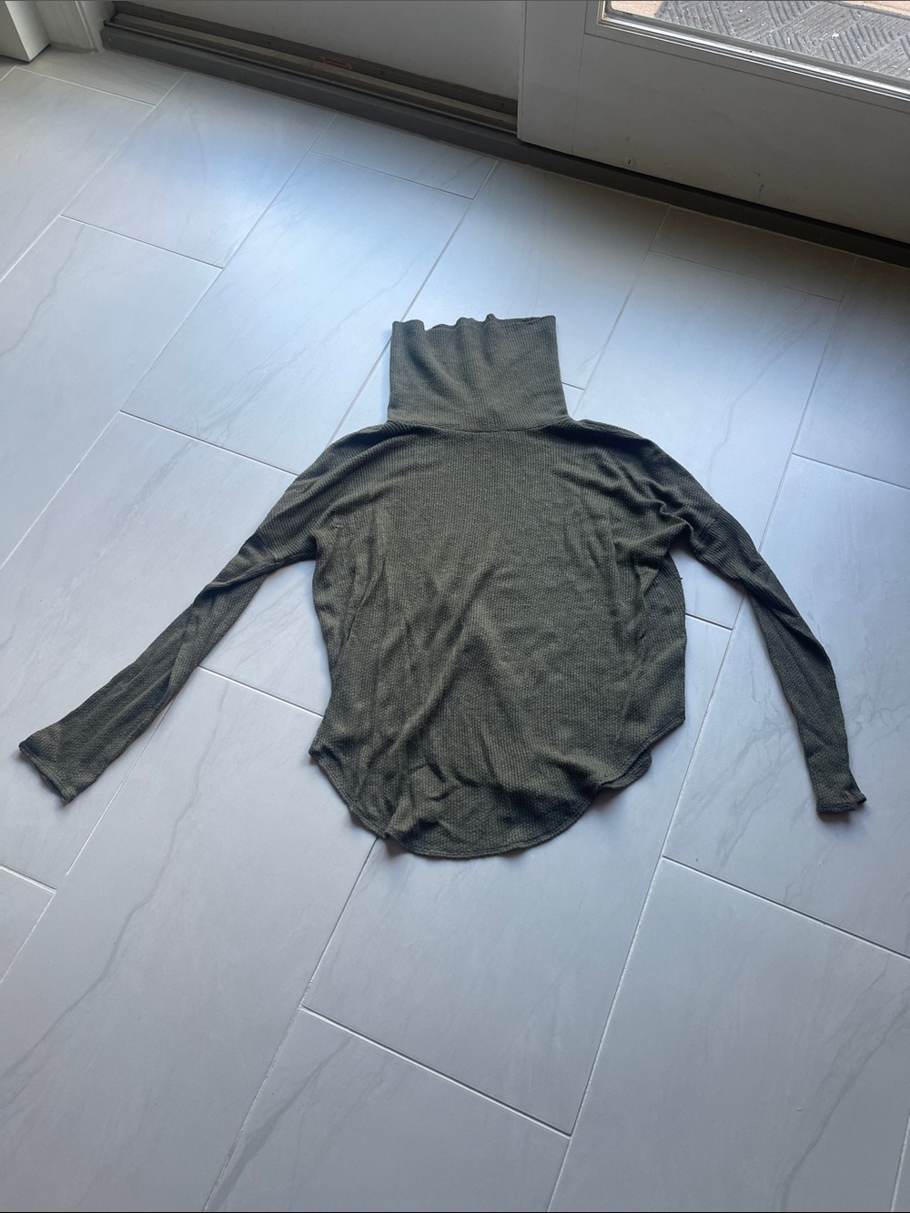 THE GROUP BABATON Lightweight Olive Green Turtleneck Long Sleeve Top